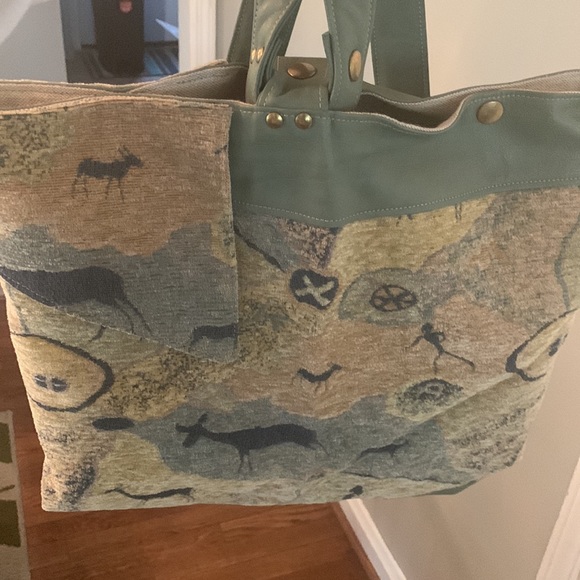 Carson Rogers beautifully patterned backpack in excellent condition - Picture 7 of 9